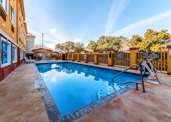 Quality Inn & Suites Seaworld North
